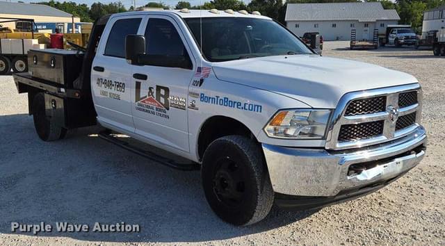 Image of Dodge Ram 3500 equipment image 2