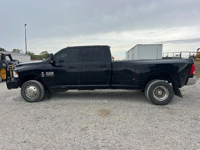 Image of Dodge Ram 3500 equipment image 2