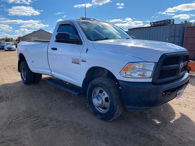 Image of Dodge Ram 3500 equipment image 2