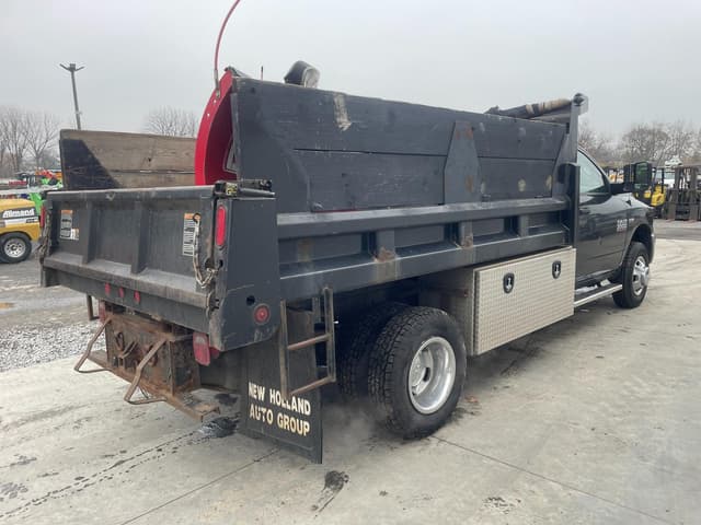 Image of Dodge Ram 3500 equipment image 2