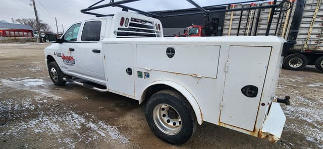 Image of Dodge Ram 3500 equipment image 4