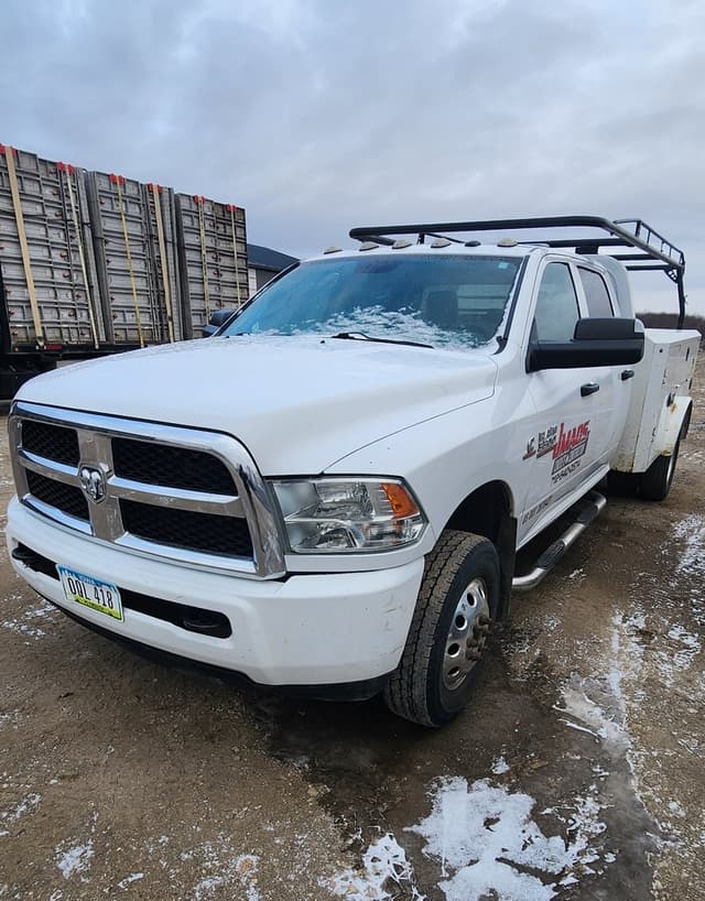 Image of Dodge Ram 3500 equipment image 2
