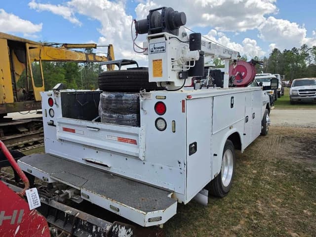 Image of Dodge Ram 3500HD equipment image 2