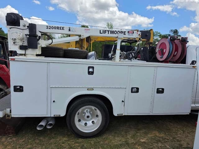 Image of Dodge Ram 3500HD equipment image 4