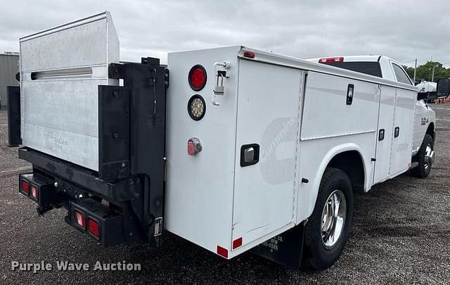 Image of Dodge Ram 3500 equipment image 4