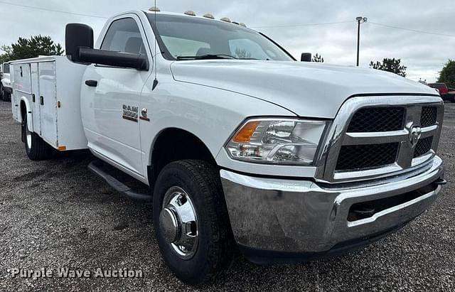 Image of Dodge Ram 3500 equipment image 2