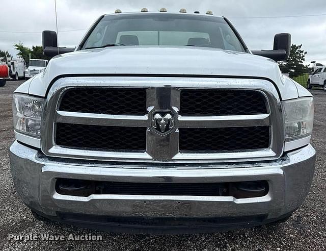Image of Dodge Ram 3500 equipment image 1