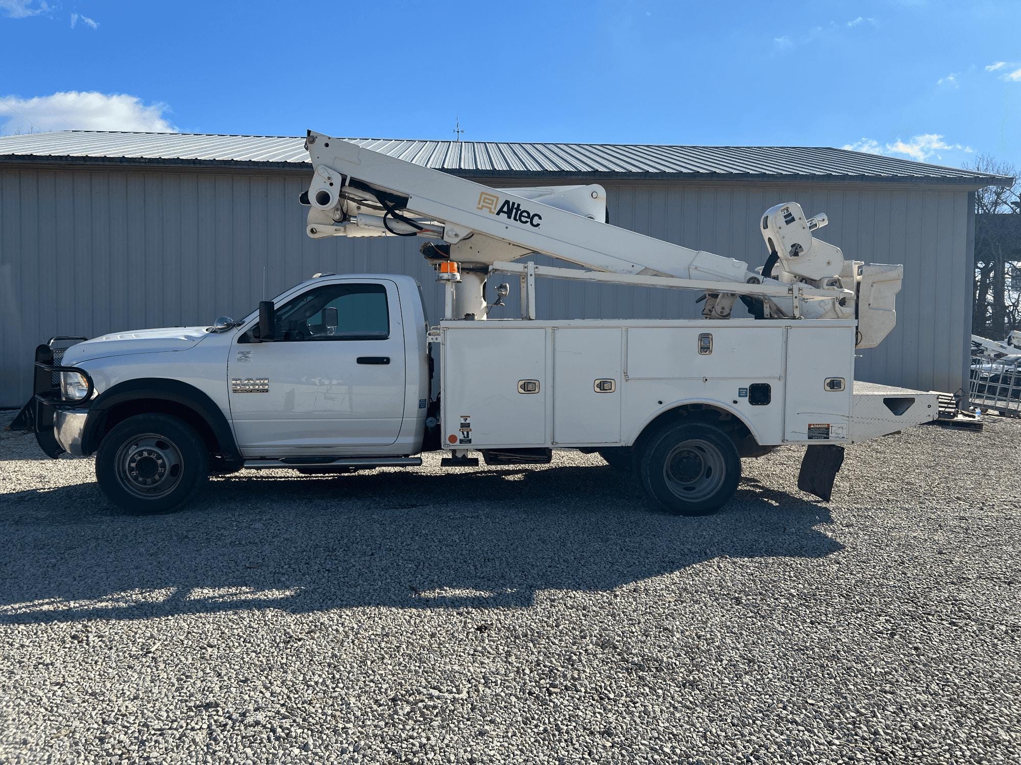 2015 Dodge Ram 5500 Equipment Image0