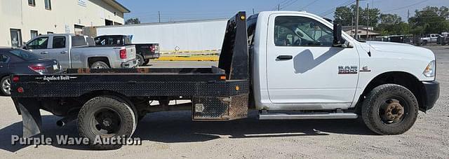 Image of Dodge Ram 3500HD equipment image 3