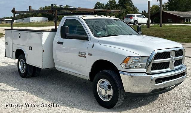 Image of Dodge Ram 3500HD equipment image 2