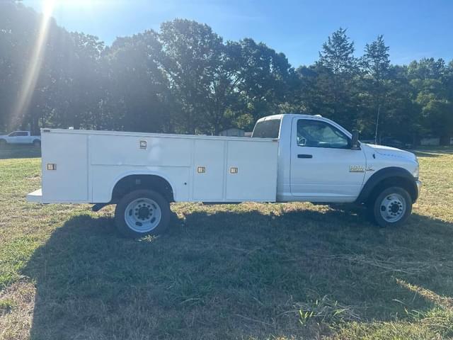 Image of Dodge Ram 5500 equipment image 2