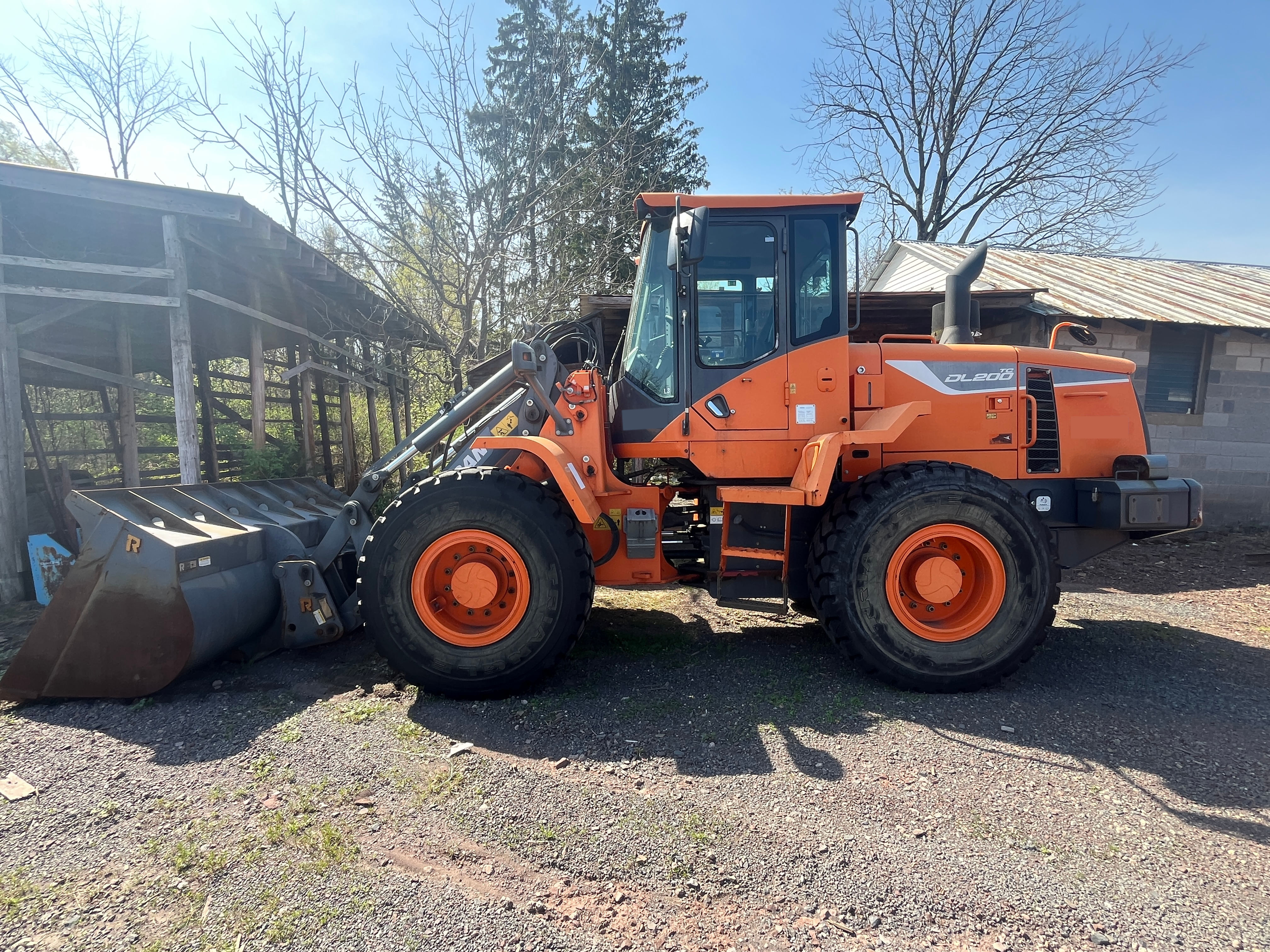 2015  Doosan DL200 Equipment Image0