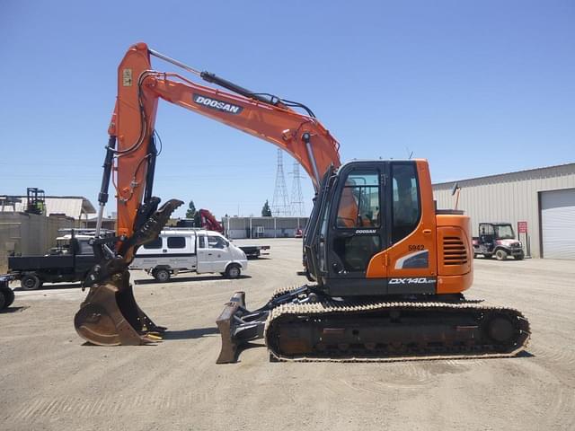 Image of  Doosan DX140LCR-5 equipment image 4
