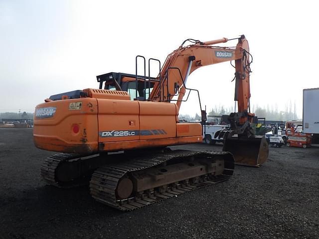 Image of  Doosan DX225LC-3 equipment image 3