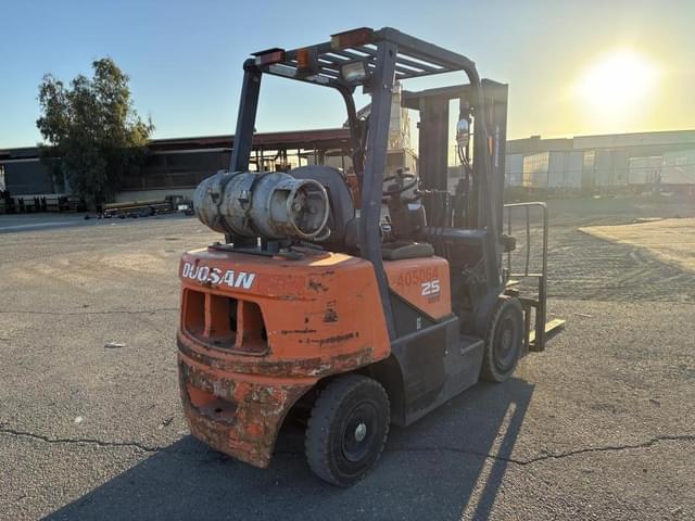 Image of  Doosan G25G equipment image 2