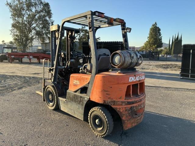 Image of  Doosan G25G equipment image 3