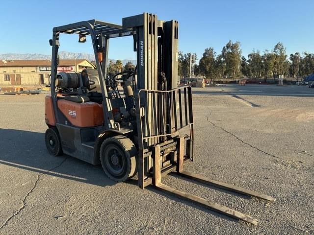 Image of  Doosan G25G equipment image 1