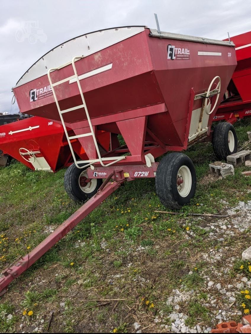2015 E-Z Trail 230 Equipment Image0