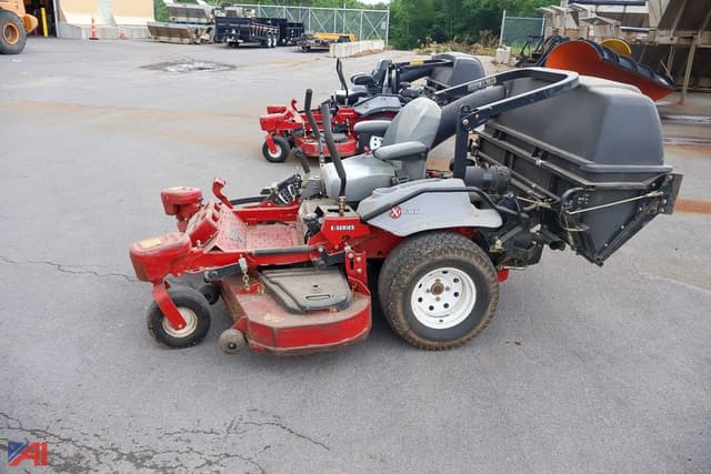 Image of Exmark Lazer Z equipment image 1