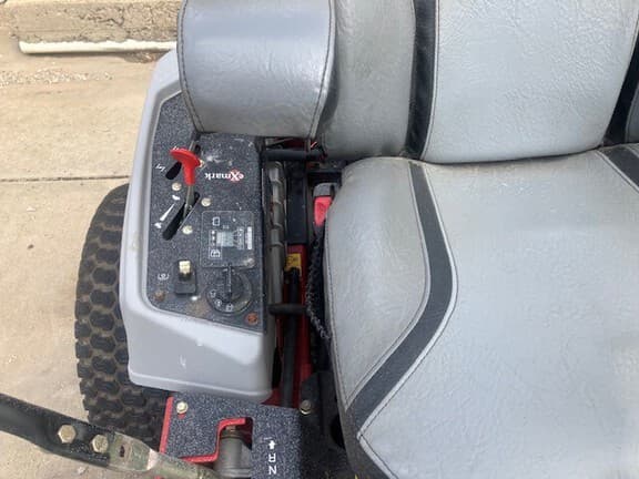 Image of Exmark Lazer Z E-Series equipment image 3