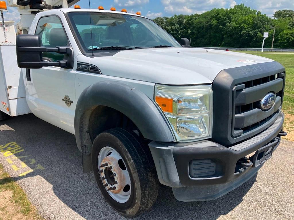 Image of Ford F-550 Primary image