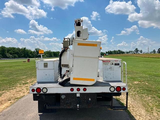 Image of Ford F-550 equipment image 4