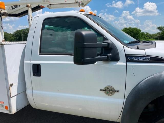 Image of Ford F-550 equipment image 2