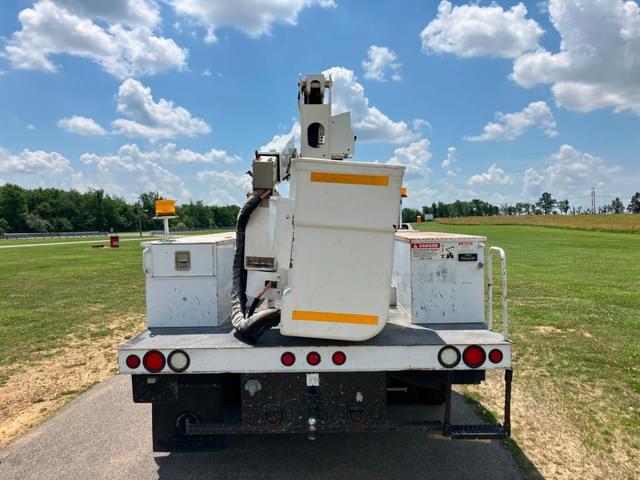 Image of Ford F-550 equipment image 4