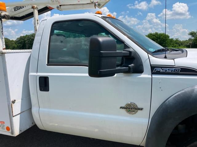 Image of Ford F-550 equipment image 2