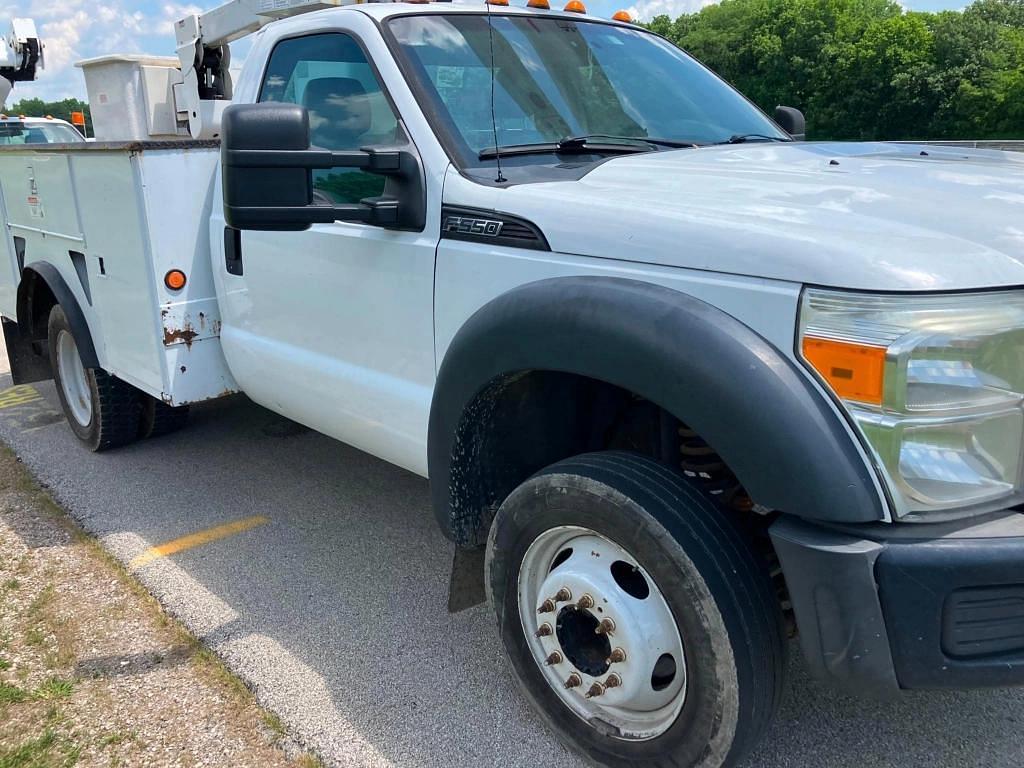 Image of Ford F-550 Primary image