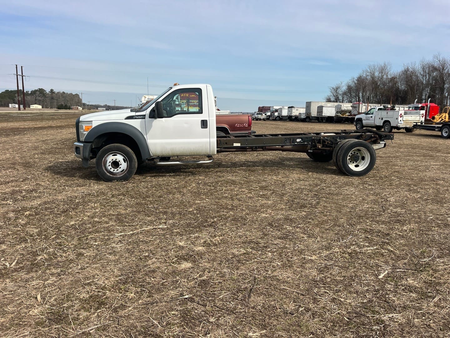 2015 Ford F-550 Equipment Image0