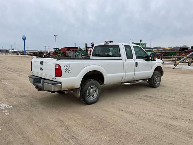 Image of Ford F-350 equipment image 4