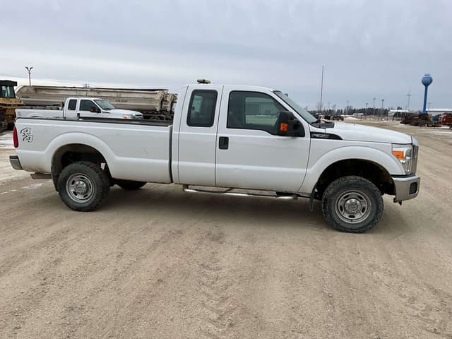 Image of Ford F-350 equipment image 3