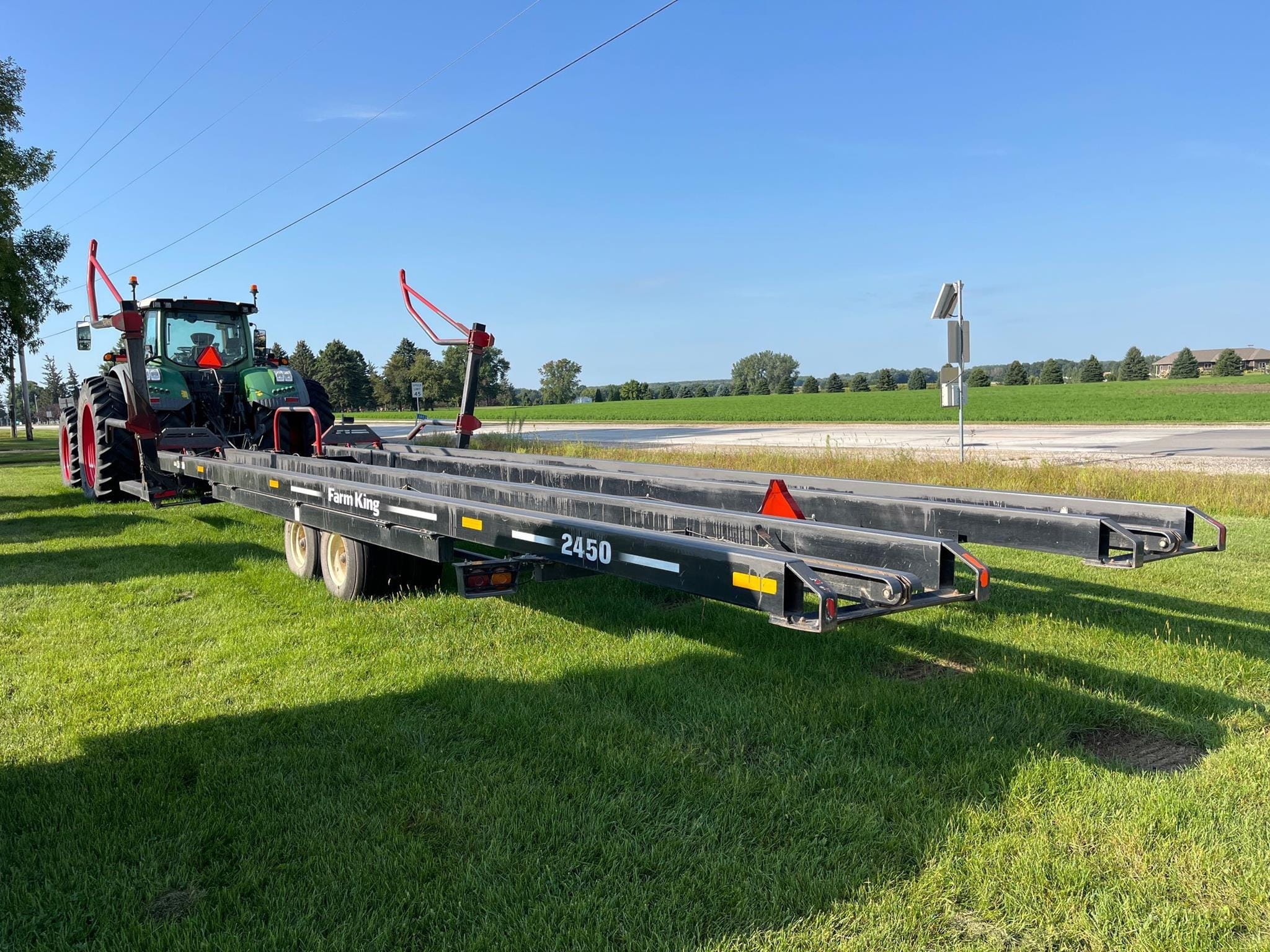 2015 Farm King 2450 Equipment Image0