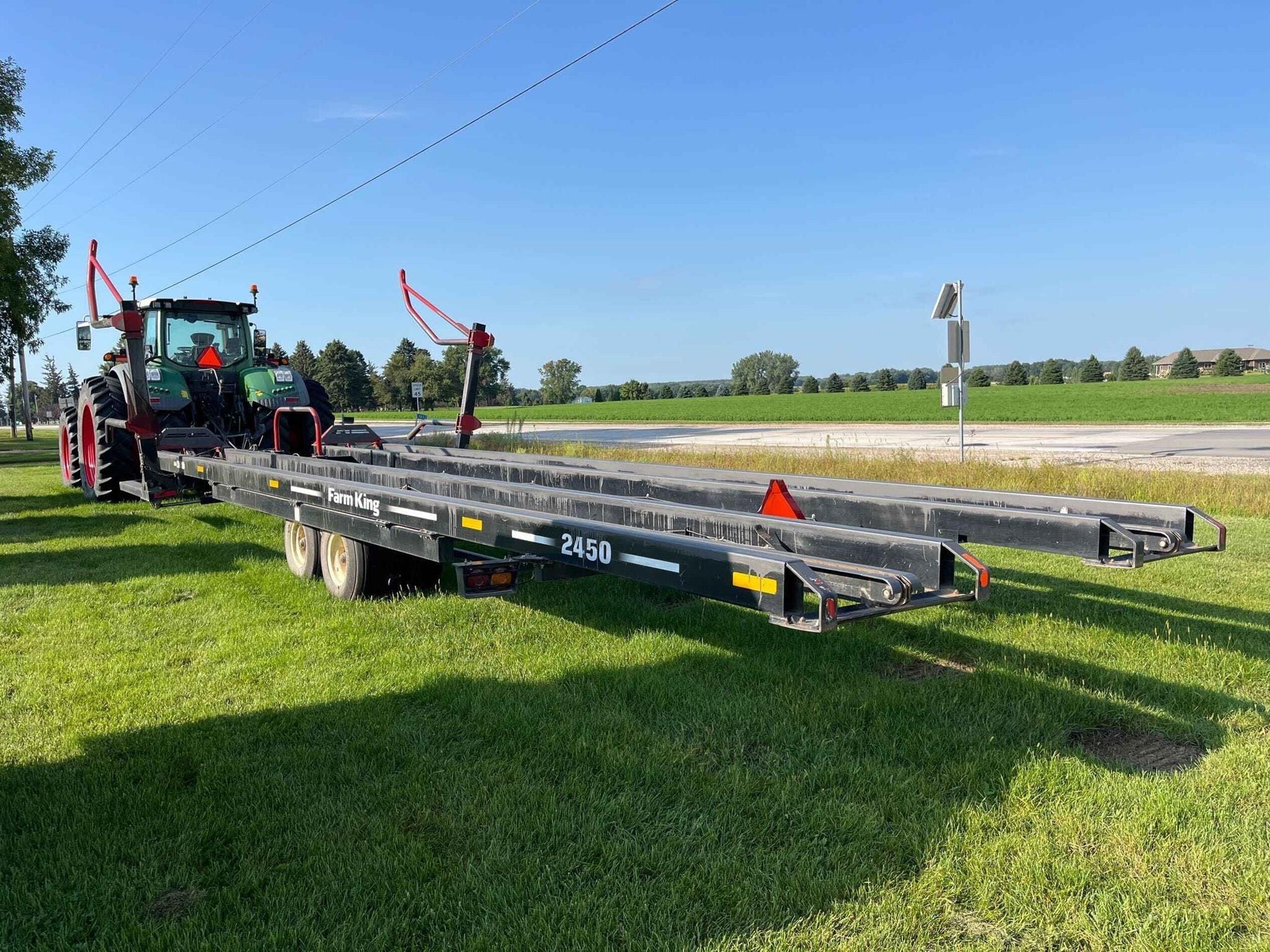 2015 Farm King 2450 Equipment Image0