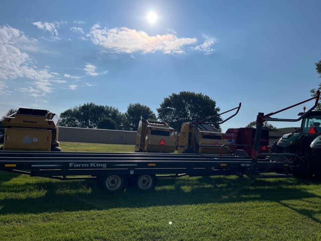 Image of Farm King 2450 equipment image 3