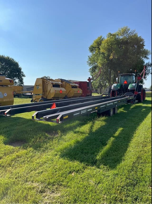 Image of Farm King 2450 equipment image 2