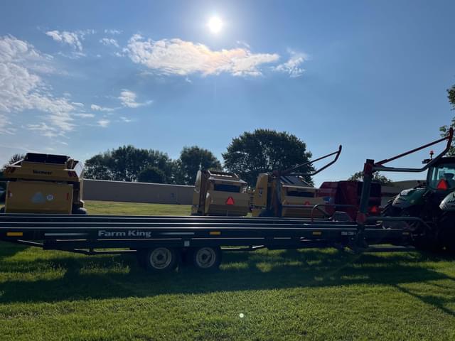 Image of Farm King 2450 equipment image 3