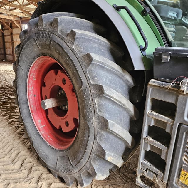 Image of Fendt 828 Vario equipment image 4