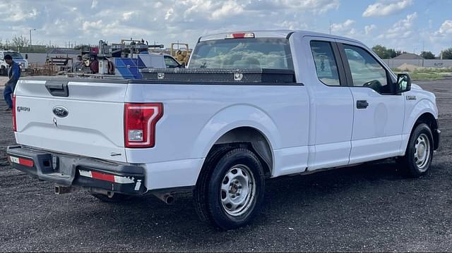 Image of Ford F-150 equipment image 2