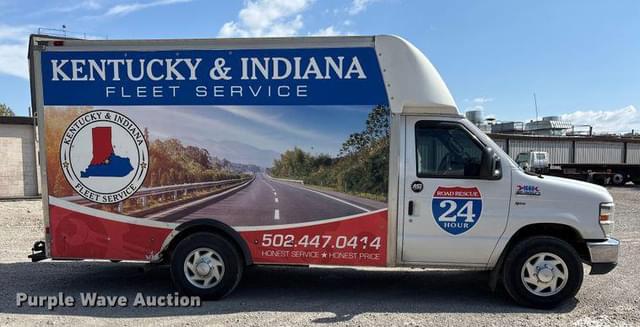 Image of Ford E-350 equipment image 3