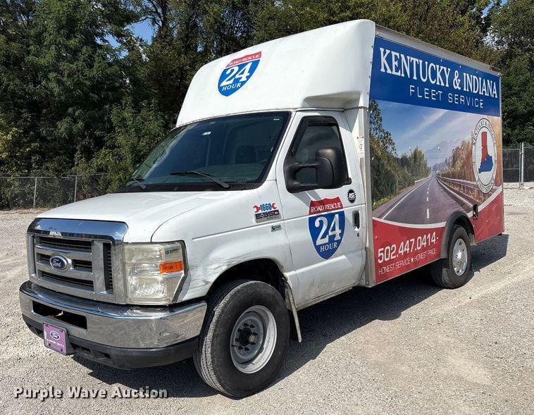 2015 Ford E-350 Equipment Image0