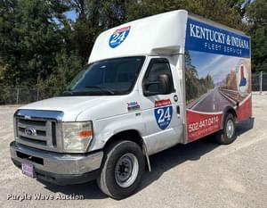 2015 Ford E-350 Image