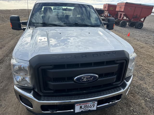 Image of Ford F-250 equipment image 2