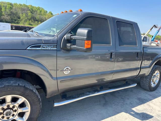 Image of Ford F-250 equipment image 4