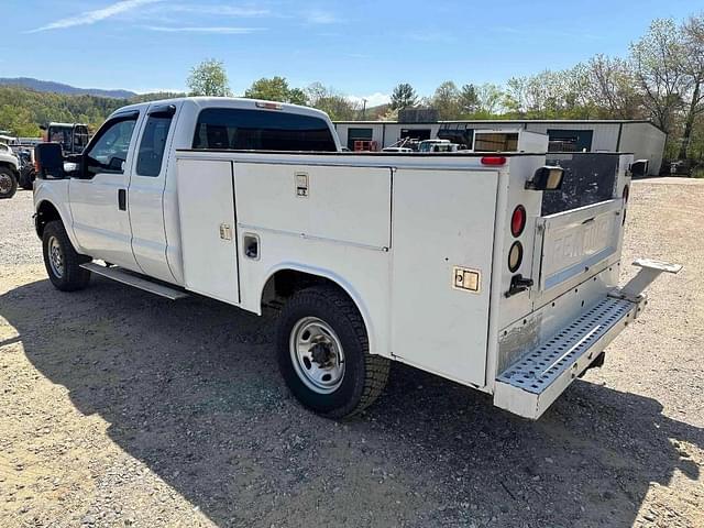 Image of Ford F-250 equipment image 3