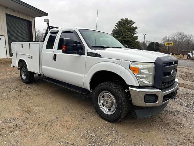 Image of Ford F-250 equipment image 1