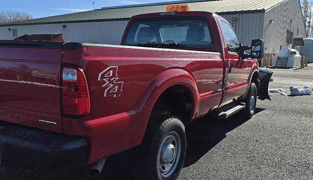 Image of Ford F-250 equipment image 4