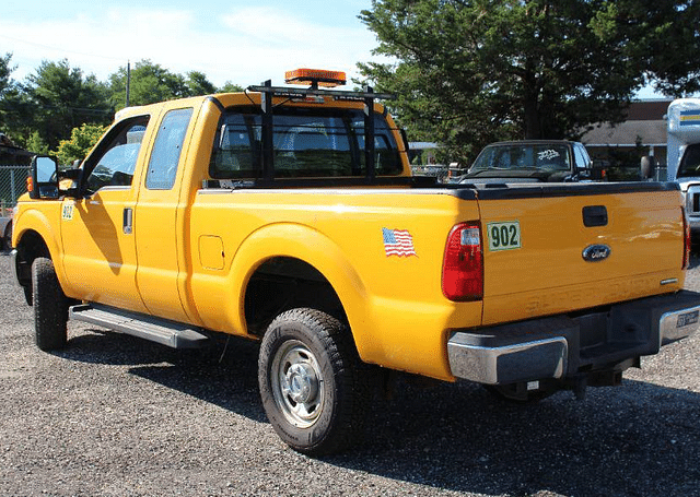 Image of Ford F-250 equipment image 1