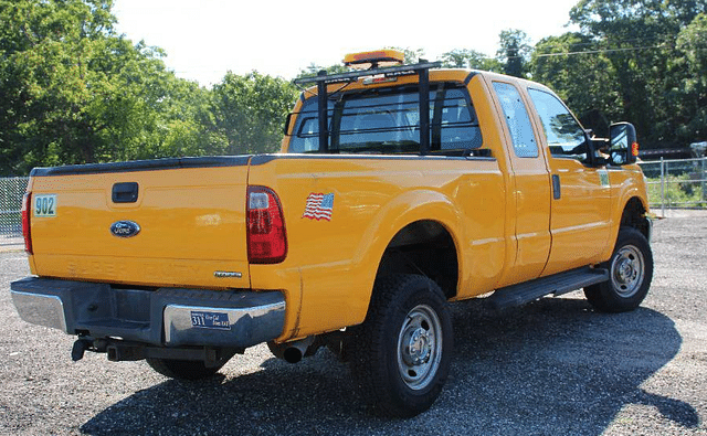 Image of Ford F-250 equipment image 3